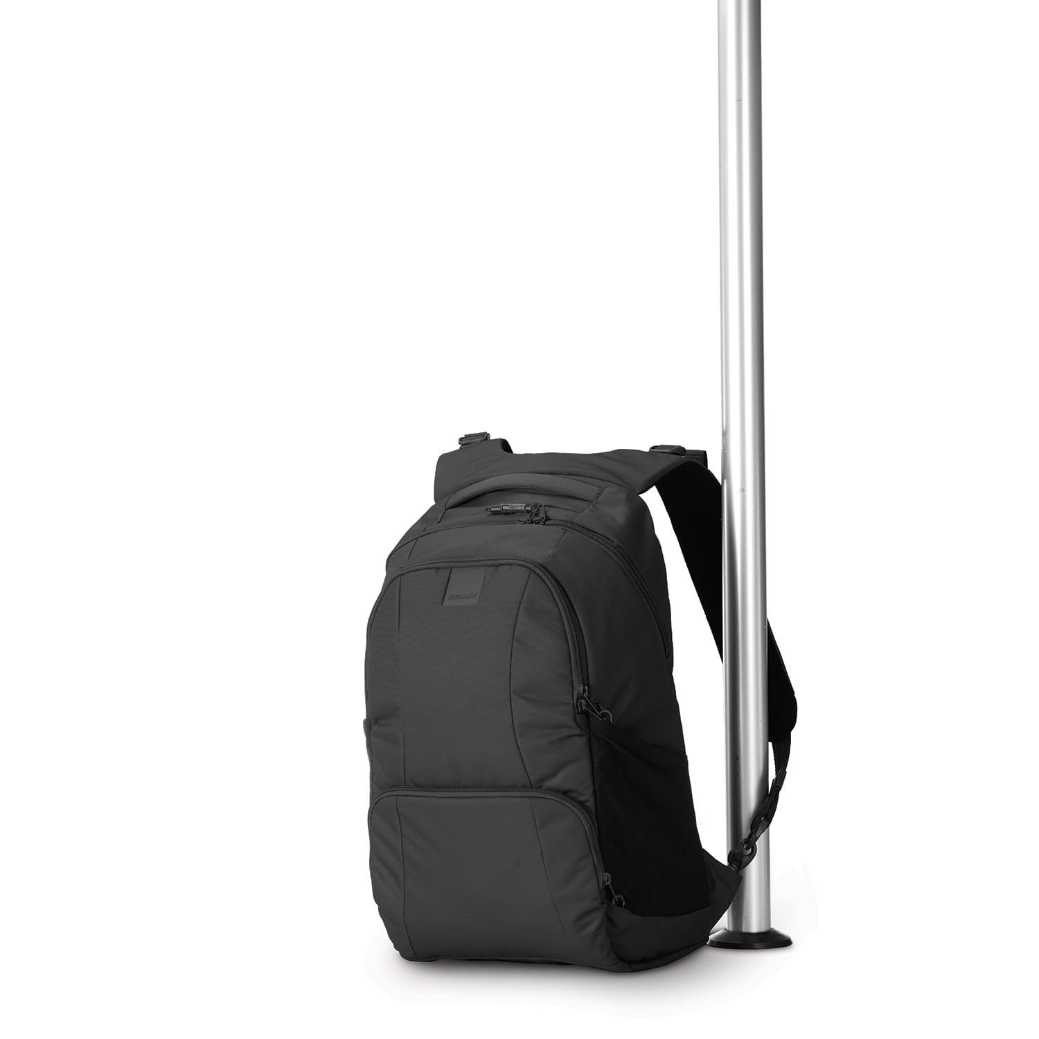Системы защиты рюкзака АНТИВОР Pacsafe Metrosafe LS 450